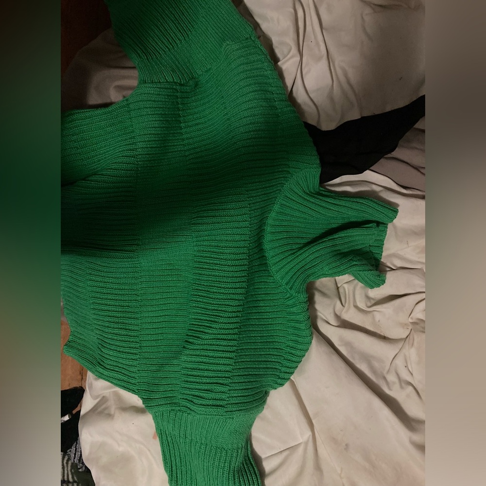 L.A Hearts green thick turtleneck expensive material brand new condition